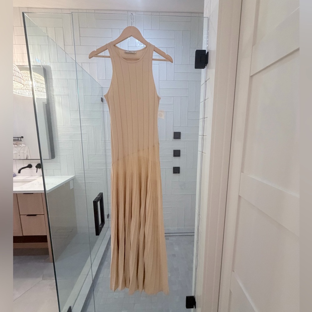 Beautiful Mango dress - Picture 7 of 11